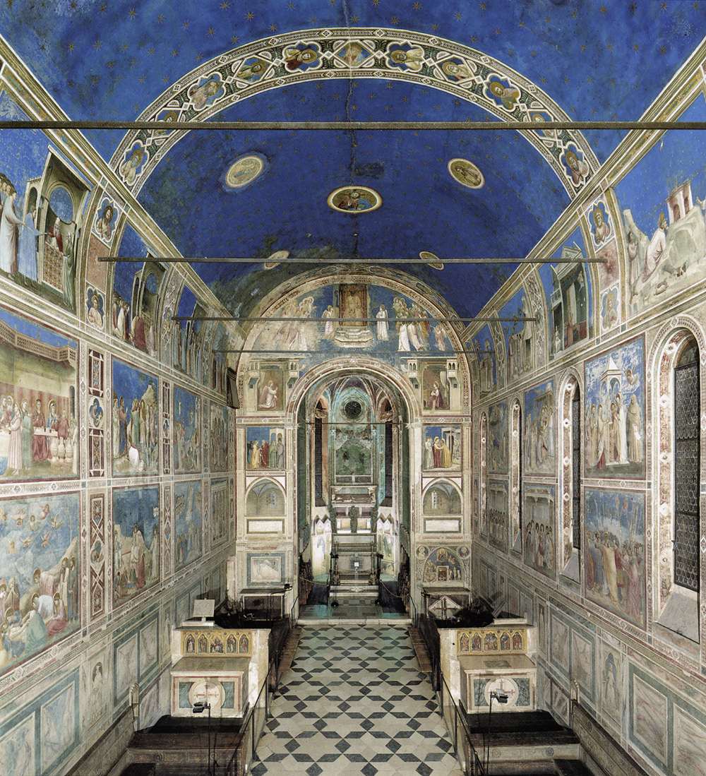 GIOTTO di Bondone The Chapel viewed from the entrance dfg